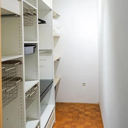 Apartment Bloom Gomzi