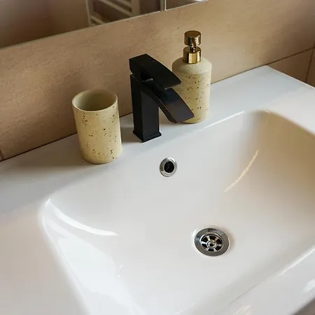 Bloom Gomzi Apartment