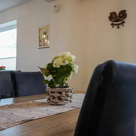 Bloom Gomzi Apartment